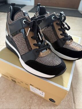 NEW Michael Kors Georgie Wedge Trainer
